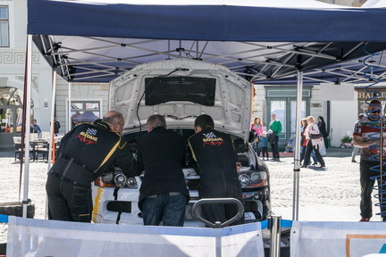 We found it! The motor was hidden under the motor hood!